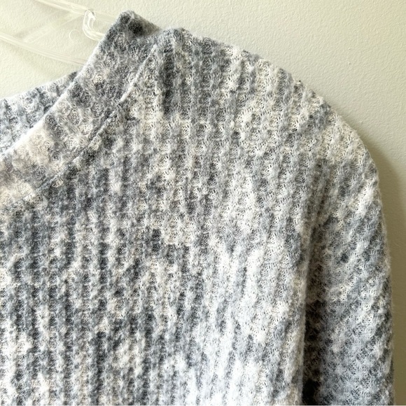 Socialite cropped scoop neck waffle weave snakeskin print sweater - Picture 3 of 6